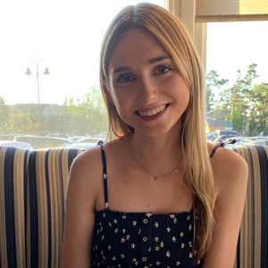 Meet your Posher, Rebecca